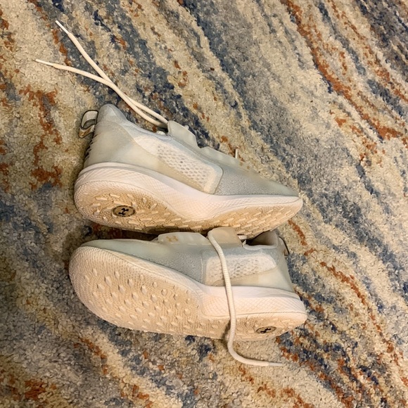 Under Armour Bryce Harper Turf Cleats used great condition. Men’s size 8 - Picture 3 of 5